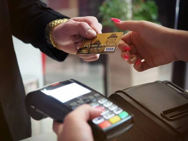 Earn cashback while shopping