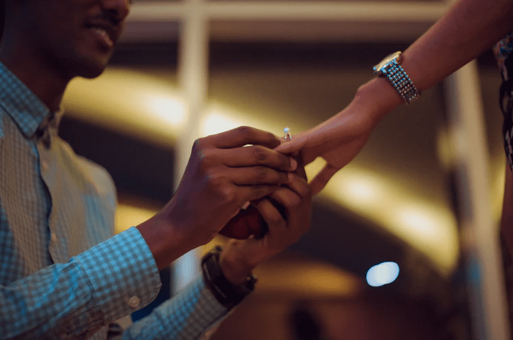 Some Tips to Propose with an Heirloom Engagement Ring