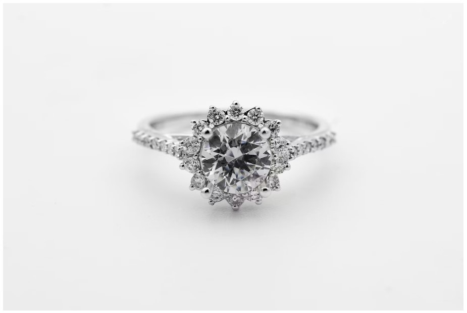 Key Things to Consider While Getting a Diamond Engagement Ring