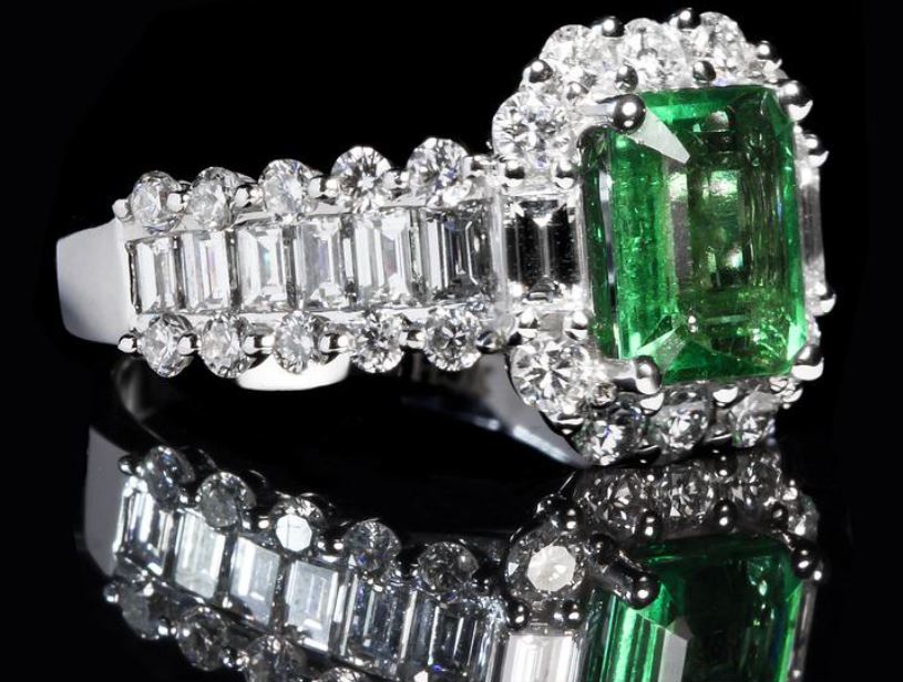 a beautiful emerald ring