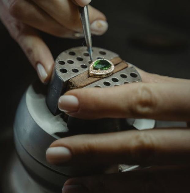 making an emerald ring